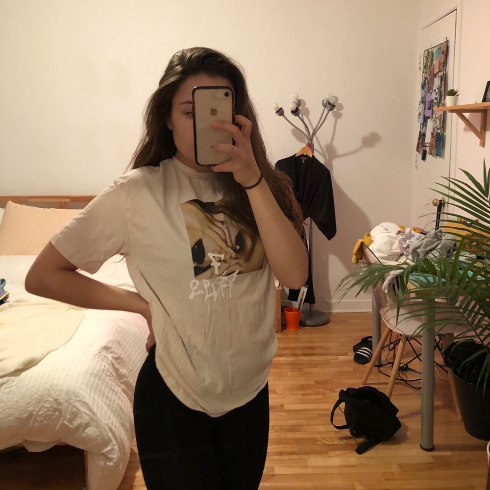 Ariana Grande T-shirt